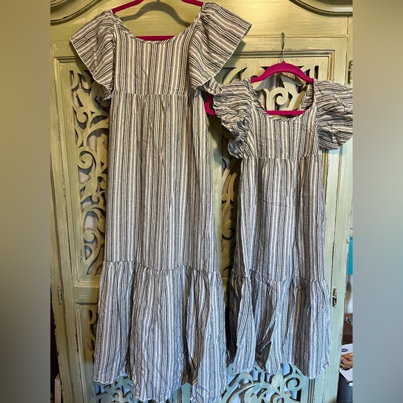 vignette Dresses & Skirts - 🚫GIFTED🚫 Vignette Striped Dress